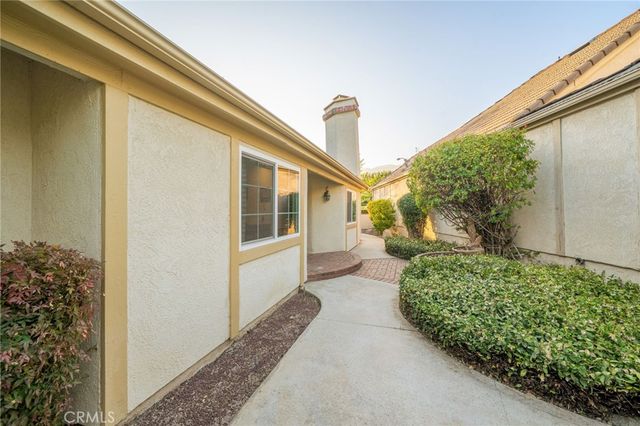 2184 Paris Circle, Upland, CA 91784