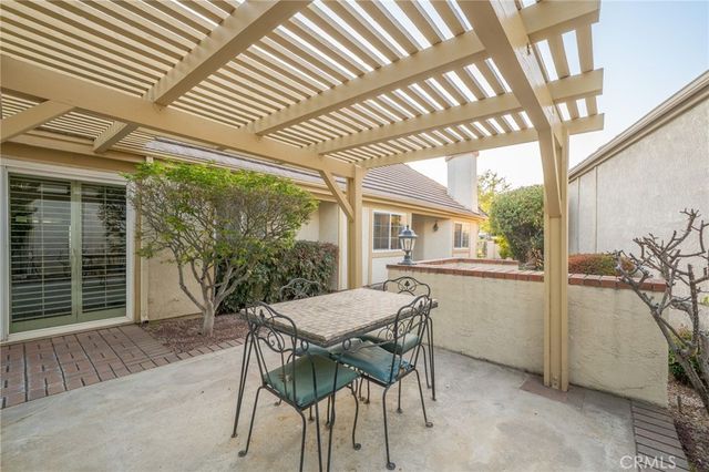 2184 Paris Circle, Upland, CA 91784