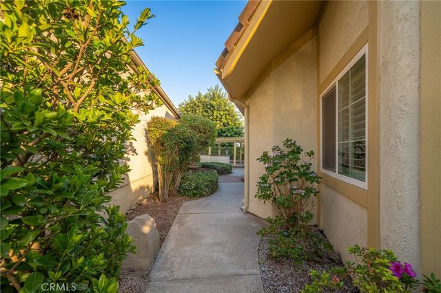 2184 Paris Circle, Upland, CA 91784
