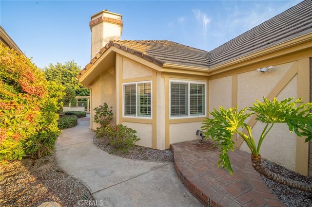 2184 Paris Circle, Upland, CA 91784