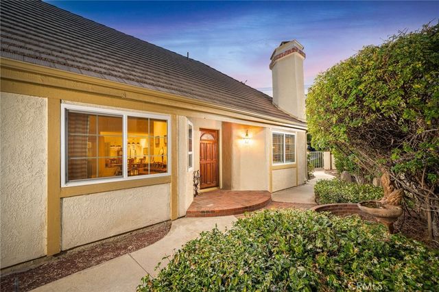 2184 Paris Circle, Upland, CA 91784