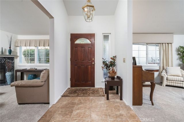 2184 Paris Circle, Upland, CA 91784