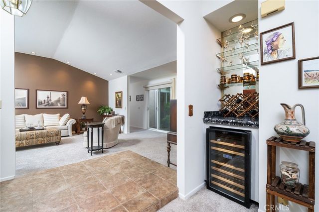 2184 Paris Circle, Upland, CA 91784