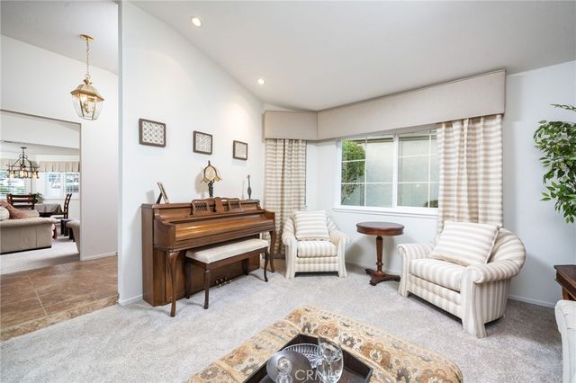 2184 Paris Circle, Upland, CA 91784