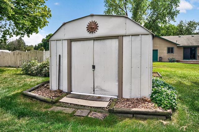 8211 Sheridan Avenue N, Brooklyn Park, MN 55444
