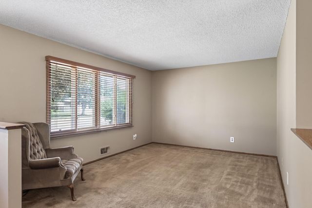 8211 Sheridan Avenue N, Brooklyn Park, MN 55444