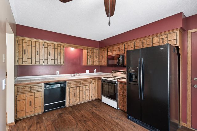 8211 Sheridan Avenue N, Brooklyn Park, MN 55444