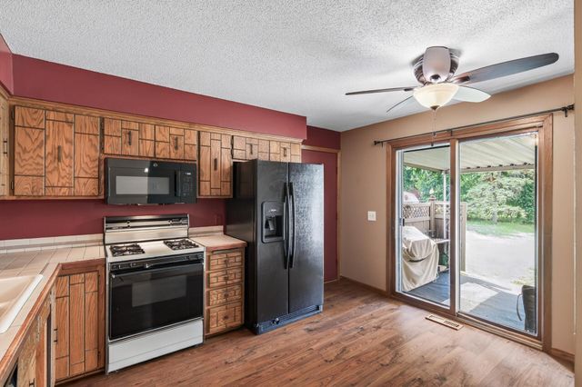 8211 Sheridan Avenue N, Brooklyn Park, MN 55444