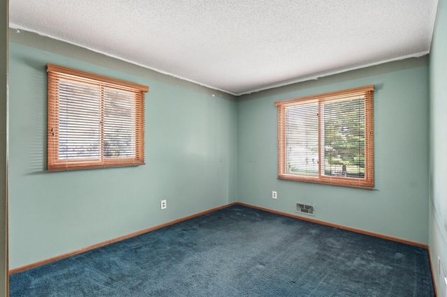 8211 Sheridan Avenue N, Brooklyn Park, MN 55444