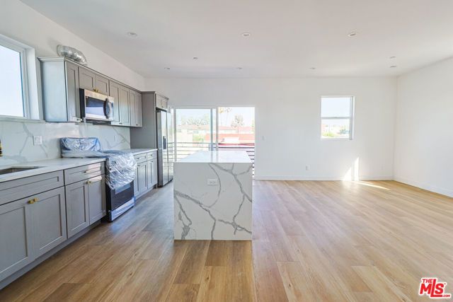 1923 Carmona Avenue, Los Angeles, CA 90016