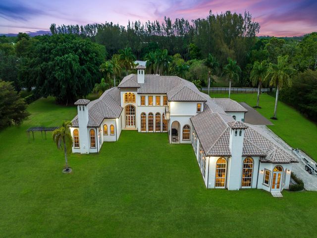 8800 NW 68th Court, Parkland, FL 33067