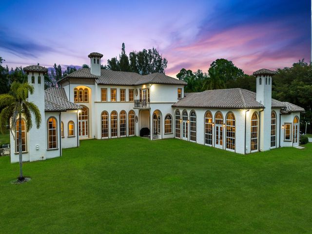 8800 NW 68th Court, Parkland, FL 33067