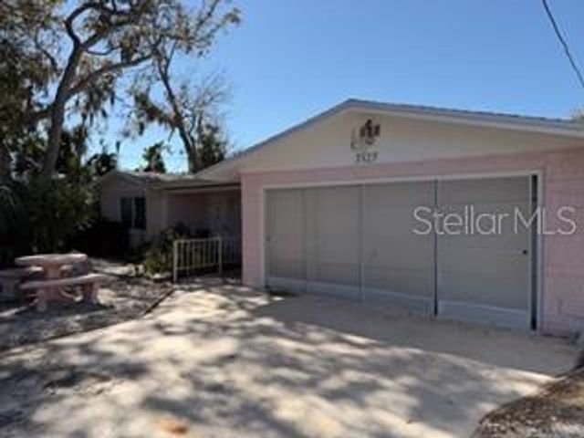 7127 PENINSULAR DRIVE, New Port Richey, FL 34652