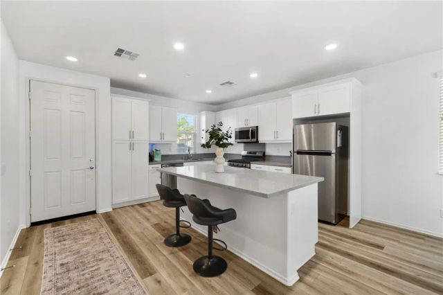 154 Ambrosia Court, Perris, CA 92571