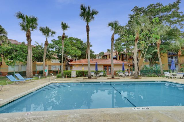 10749 Cleary Boulevard 104, Plantation, FL 33324