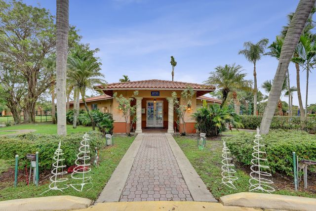 10749 Cleary Boulevard 104, Plantation, FL 33324