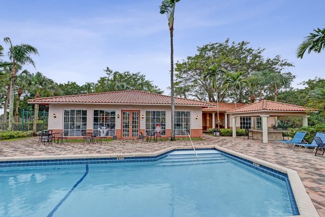 10749 Cleary Boulevard 104, Plantation, FL 33324