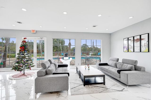 10749 Cleary Boulevard 104, Plantation, FL 33324