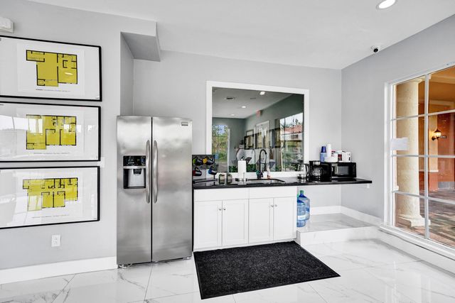 10749 Cleary Boulevard 104, Plantation, FL 33324