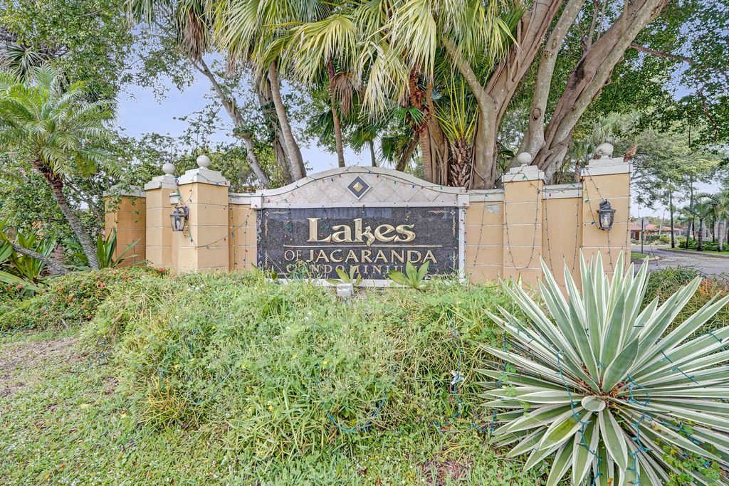 10749 Cleary Boulevard 104, Plantation, FL 33324