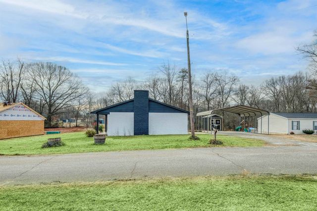 317 Tracy Court, Wellford, SC 29385