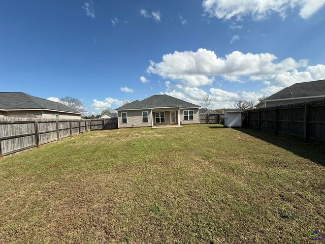 212 Winsted Court, Perry, GA 31069