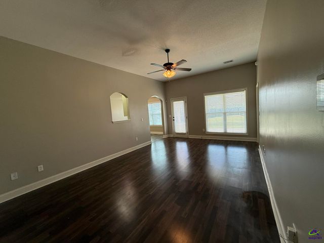 212 Winsted Court, Perry, GA 31069