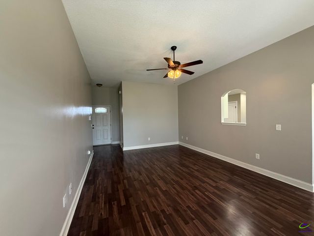 212 Winsted Court, Perry, GA 31069