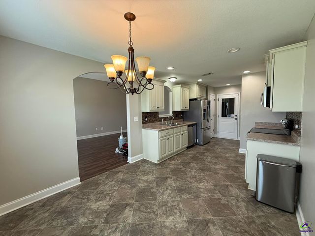 212 Winsted Court, Perry, GA 31069