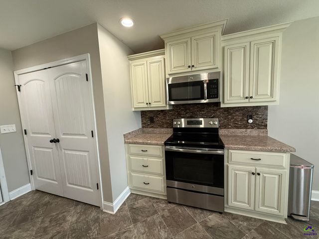 212 Winsted Court, Perry, GA 31069