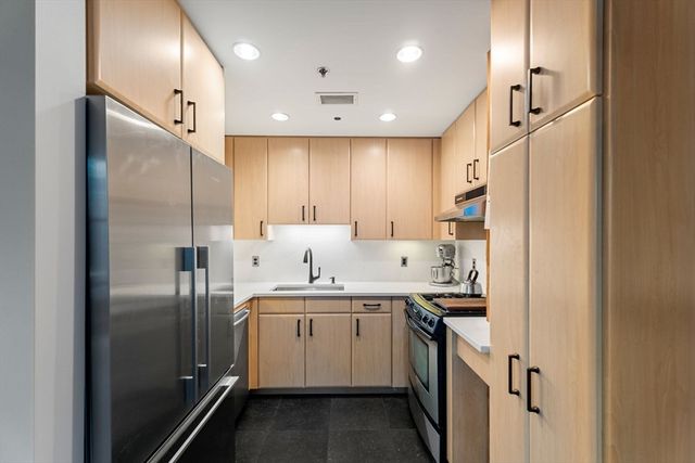 9 West Broadway 316, Boston, MA 02127