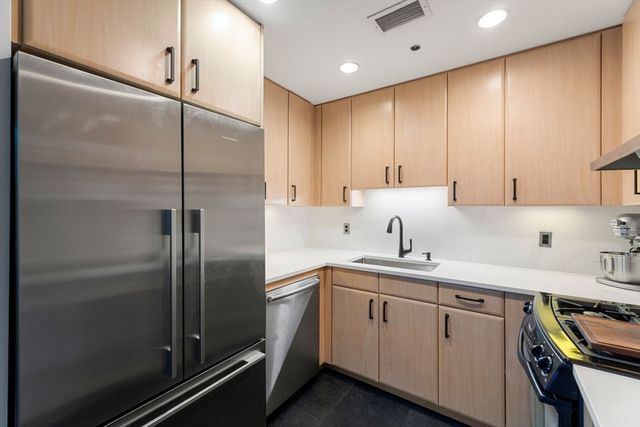 9 West Broadway 316, Boston, MA 02127