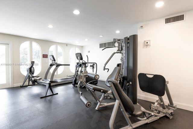 300 Diplomat Pkwy 204, Hallandale Beach, FL 33009