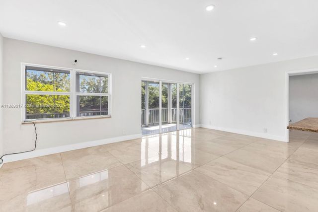 300 Diplomat Pkwy 204, Hallandale Beach, FL 33009