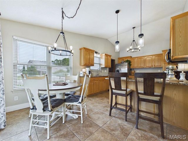 215 Bristol Drive, Troy, IL 62294