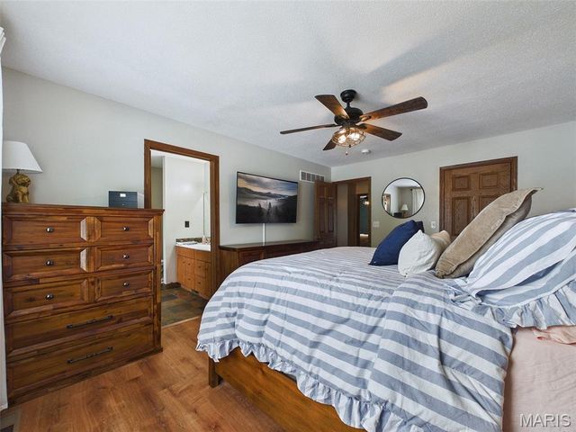 215 Bristol Drive, Troy, IL 62294