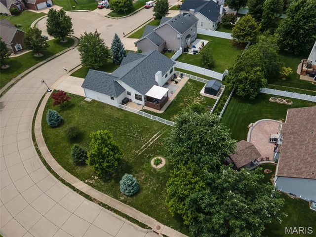 215 Bristol Drive, Troy, IL 62294