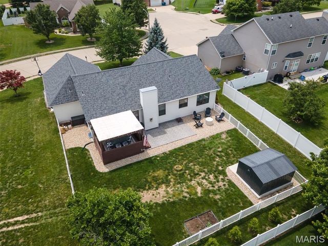 215 Bristol Drive, Troy, IL 62294