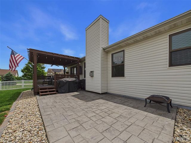 215 Bristol Drive, Troy, IL 62294