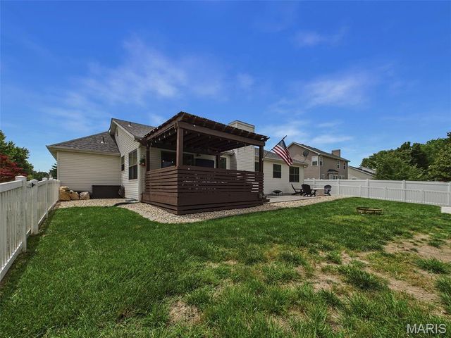 215 Bristol Drive, Troy, IL 62294