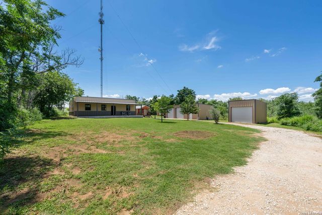9195 S LOOP 1604 E, Elmendorf, TX 78112