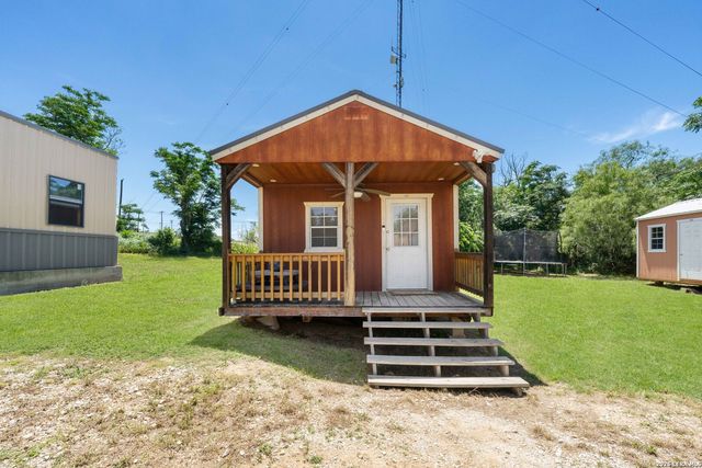 9195 S LOOP 1604 E, Elmendorf, TX 78112