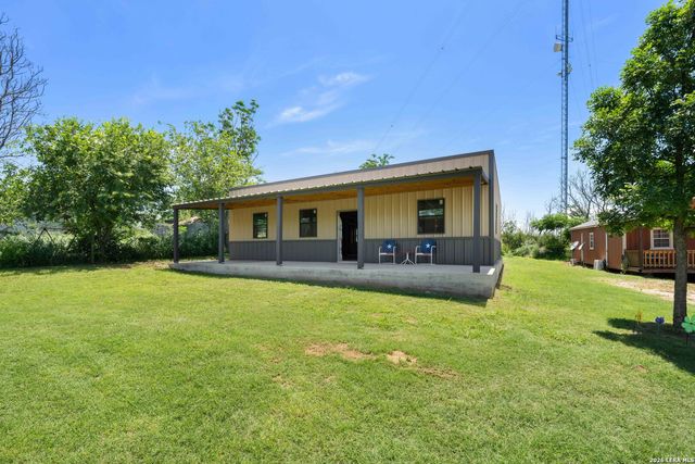 9195 S LOOP 1604 E, Elmendorf, TX 78112