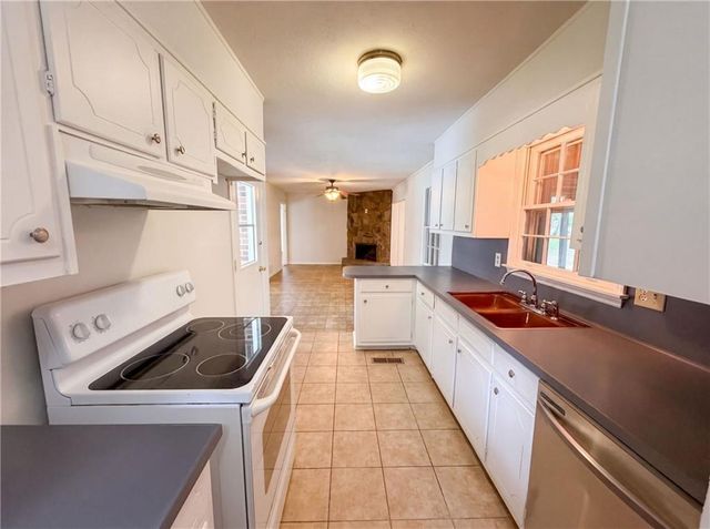 1276 Robin Road NE, Conyers, GA 30012