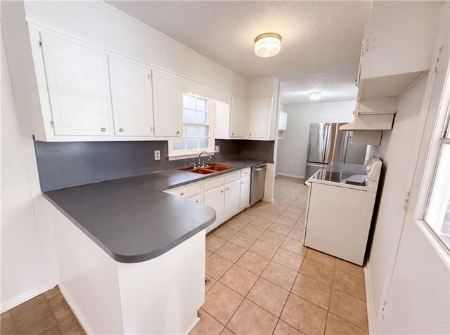 1276 Robin Road NE, Conyers, GA 30012