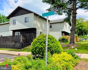 14 STANDARD CT #57, Gaithersburg, MD 20877