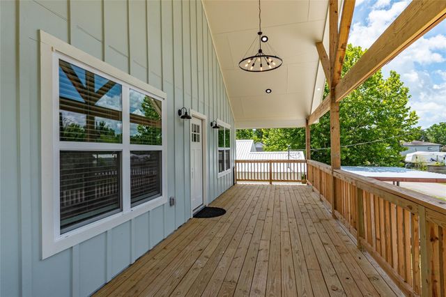 4213 Houx Street, Bacliff, TX 77518