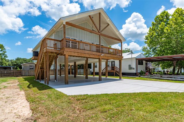 4213 Houx Street, Bacliff, TX 77518