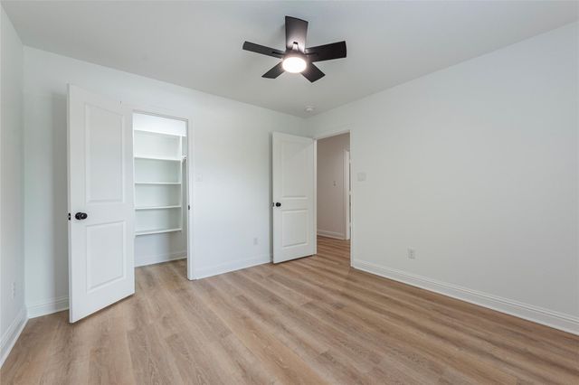 4213 Houx Street, Bacliff, TX 77518