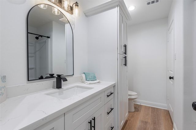 4213 Houx Street, Bacliff, TX 77518